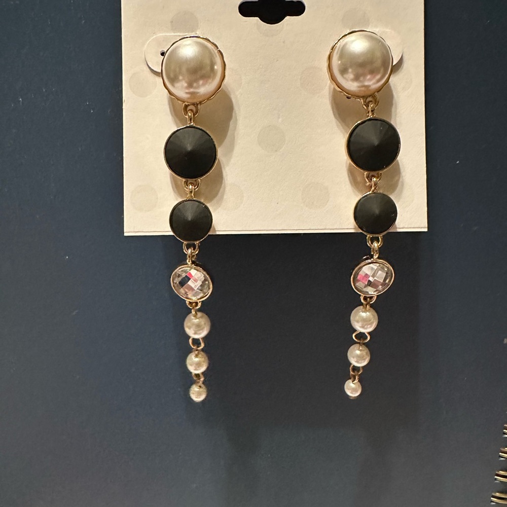 Tommy Bahama - Elegant Pearl and Black Drop Earrings